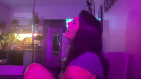 Snapshot of throatyygoat chatting on September 2025 02:59:01 AM throatyygoat online show from September 2025 02:59:01 AM