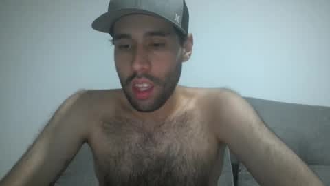 Snapshot of throwawayyourgun chatting on January 2025 09:15:01 PM Luka online show from January 2025 09:15:01 PM