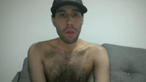 Snapshot of throwawayyourgun chatting on January 2025 03:09:01 PM Luka online show from January 2025 03:09:01 PM