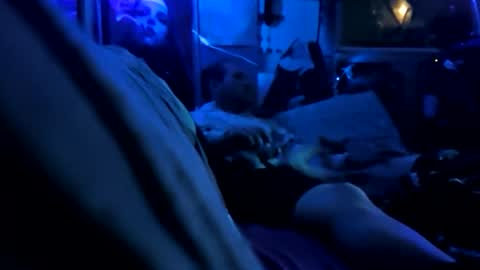 thunder8u42 online show from April 2026 09:15:02 AM