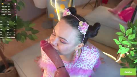 Brittney online show from October 2025 08:27:05 AM