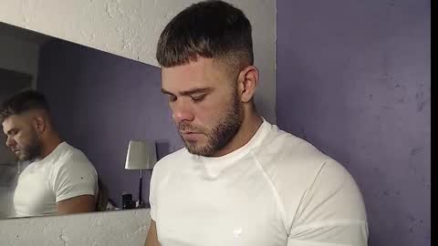 Snapshot of thybautsenses chatting on October 2025 05:10:01 AM thybautsenses online show from October 2025 05:10:01 AM