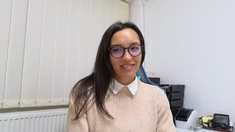 tia_j online show from February 2026 07:32:02 PM