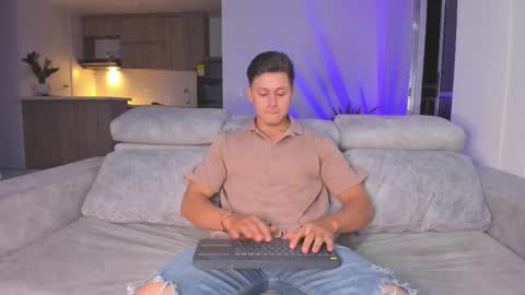 santiago online show from January 2026 01:09:02 AM