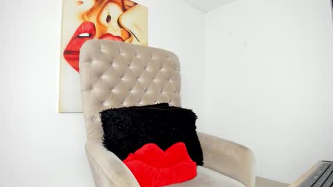 carolina online show from December 2025 09:49:01 AM