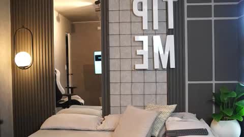 Snapshot of tian_brooks chatting on December 2025 04:50:02 AM Tian Brooks online show from December 2025 04:50:02 AM