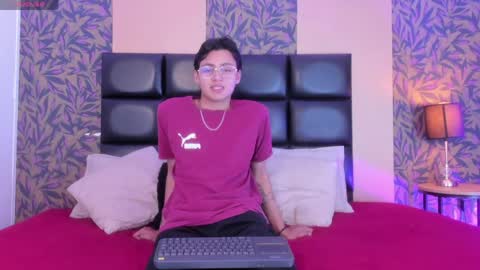 Snapshot of tian_sex chatting on May 2026 04:08:02 AM online show from May 2026 04:08:02 AM