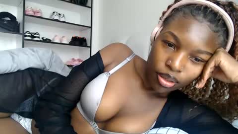 Snapshot of tiana_kay chatting on July 2026 09:44:01 AM tiana_kay online show from July 2026 09:44:01 AM