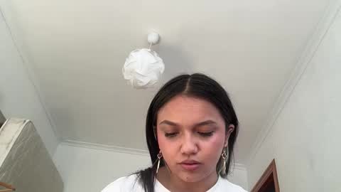 Snapshot of tianale chatting on May 2026 10:11:01 AM Tiana Le online show from May 2026 10:11:01 AM