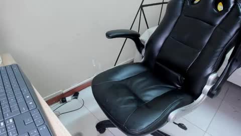 Snapshot of tiara_latina chatting on February 2026 12:20:01 AM Tiara online show from February 2026 12:20:01 AM