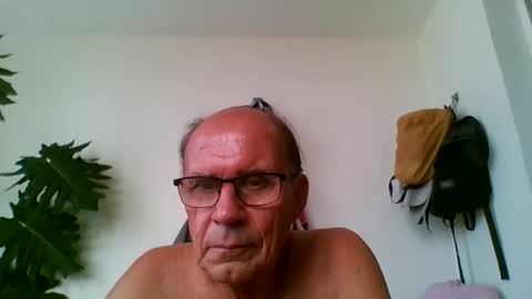 Snapshot of tiaretiareopui chatting on November 2025 09:39:01 AM tiaretiareopui online show from November 2025 09:39:01 AM