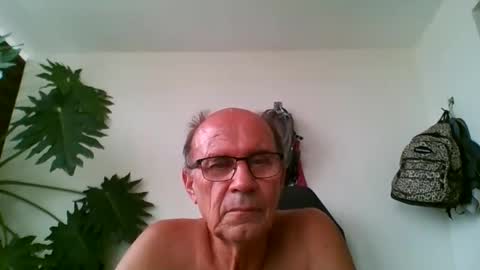 Snapshot of tiaretiareopui chatting on January 2026 07:02:02 AM tiaretiareopui online show from January 2026 07:02:02 AM