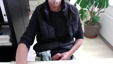 tiburzio online show from October 2025 12:16:02 PM