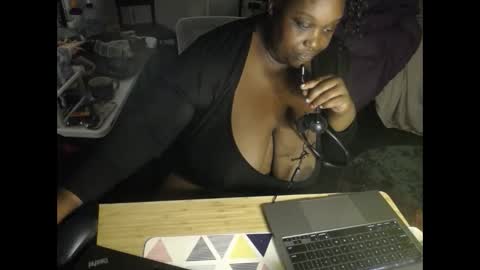 Snapshot of tierrahenri chatting on October 2025 05:48:02 AM Tierra Henri online show from October 2025 05:48:02 AM