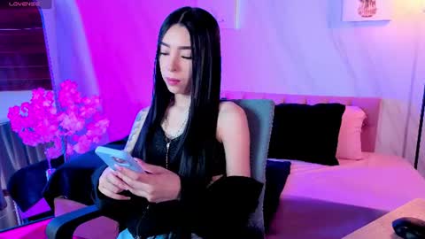 Snapshot of tifanny_m chatting on July 2026 03:50:01 PM TIFANNY online show from July 2026 03:50:01 PM