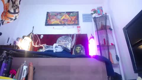 Tifanny Nails  online show from October 2025 12:18:02 PM