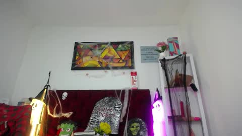 Tifanny Nails  online show from October 2025 01:01:02 PM