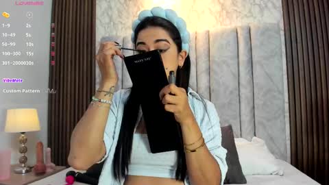 Tiff3 online show from November 2025 07:46:02 PM