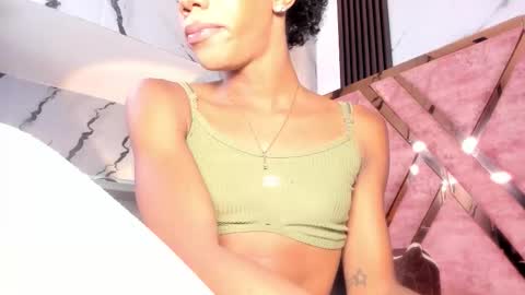 Tifanny online show from March 2026 06:44:02 PM