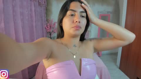 Snapshot of tifany_tay2 chatting on December 2024 07:04:01 AM hey am julietha online show from December 2024 07:04:01 AM