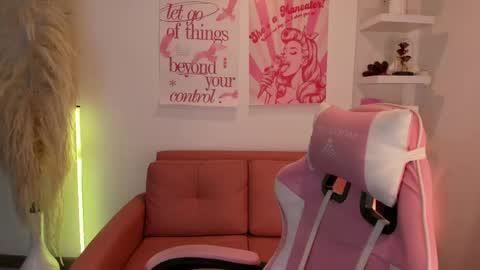 Tiffany online show from April 2026 04:10:02 AM