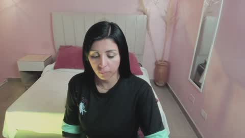 Snapshot of tiffani__love chatting on January 2025 12:09:02 PM Tiffany online show from January 2025 12:09:02 PM