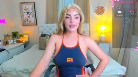 Tiffany online show from October 2025 02:16:01 PM