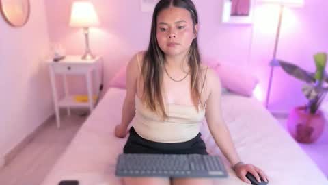 Snapshot of tiffany_fournier chatting on November 2025 04:12:01 AM Tiffany online show from November 2025 04:12:01 AM