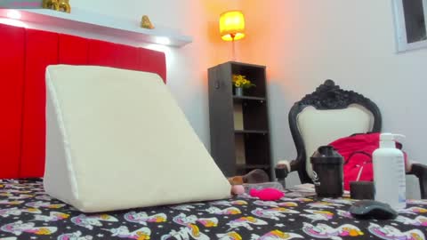 tiffany  online show from December 2024 01:52:02 AM