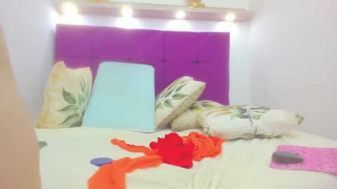 tiffany  online show from December 2024 02:32:01 AM