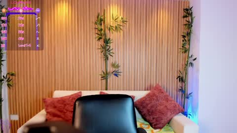 tiffanyhoustton online show from April 2026 12:17:02 PM