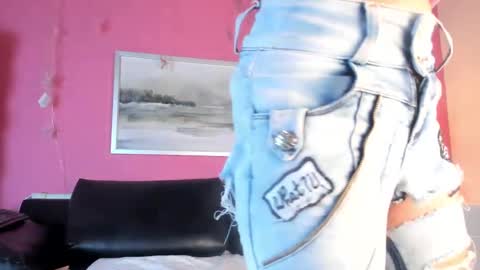 Stefany Suarez online show from February 2025 01:10:02 PM