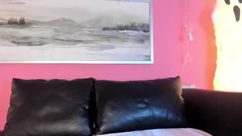 Stefany Suarez online show from October 2025 08:51:01 PM