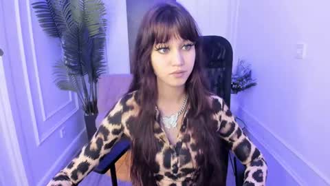 tiffanyyoun online show from November 2025 07:24:01 PM