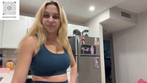 Tiffstreatsxoxo online show from January 2026 09:27:01 PM