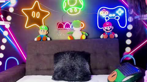 Tiffany  online show from February 2025 07:55:01 PM