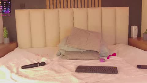 Tiffany  online show from March 2025 11:35:02 PM