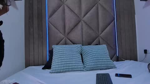 Tiffany  online show from September 2025 07:46:02 PM