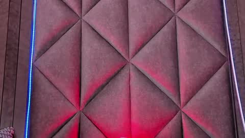 Tiffany  online show from September 2025 08:32:01 PM