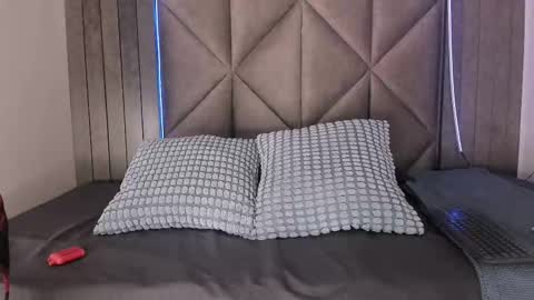 Tiffany  online show from September 2025 08:54:01 PM