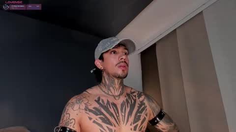 Snapshot of tigerstripes_ chatting on October 2025 12:33:02 AM Chris online show from October 2025 12:33:02 AM