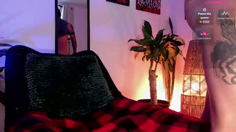 Snapshot of tigerstripes_ chatting on June 2026 04:39:02 PM Chris online show from June 2026 04:39:02 PM