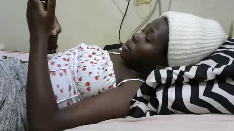 tight_pussie online show from October 2025 09:15:02 PM