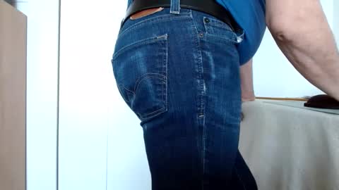 Snapshot of tightshortsspank chatting on March 2025 09:40:02 PM Tightshortsspank online show from March 2025 09:40:02 PM