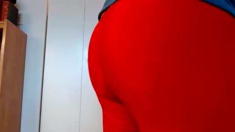 Snapshot of tightshortsspank chatting on November 2025 08:44:01 PM Tightshortsspank online show from November 2025 08:44:01 PM