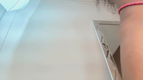 T I F F A N Y online show from September 2025 11:08:01 PM