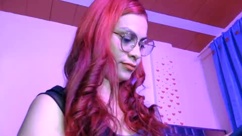 Snapshot of tiiny_emiily chatting on June 2026 03:26:01 AM TIINY Special show when it reaches 10000 flowers online show from June 2026 03:26:01 AM