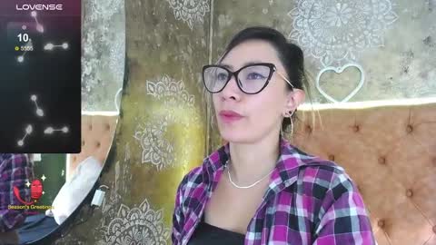 TILA TEQUILA online show from February 2025 06:22:02 PM