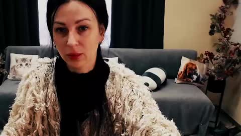 Luisa online show from February 2025 08:48:02 AM