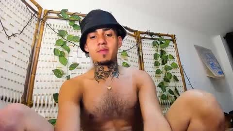 Snapshot of timewith_sebas chatting on January 2025 12:17:01 AM salem online show from January 2025 12:17:01 AM